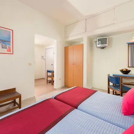 Mariette Rhodes Urban 3*