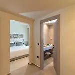 Mariette Rhodes Urban (adults Only) 3*
