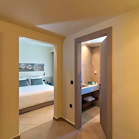 Mariette Rhodes Urban (adults Only) 3*