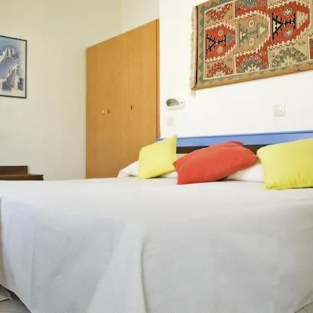 Mariette Rhodes Urban (adults Only) 3*